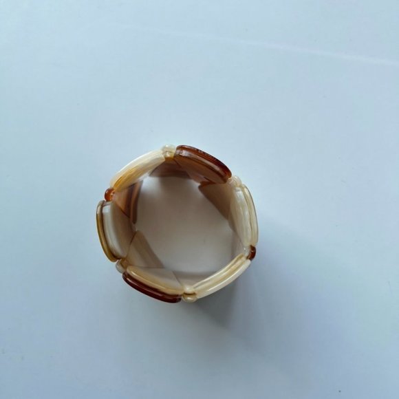 Faux Shell Expandable Bracelet 90s - Picture 3 of 3